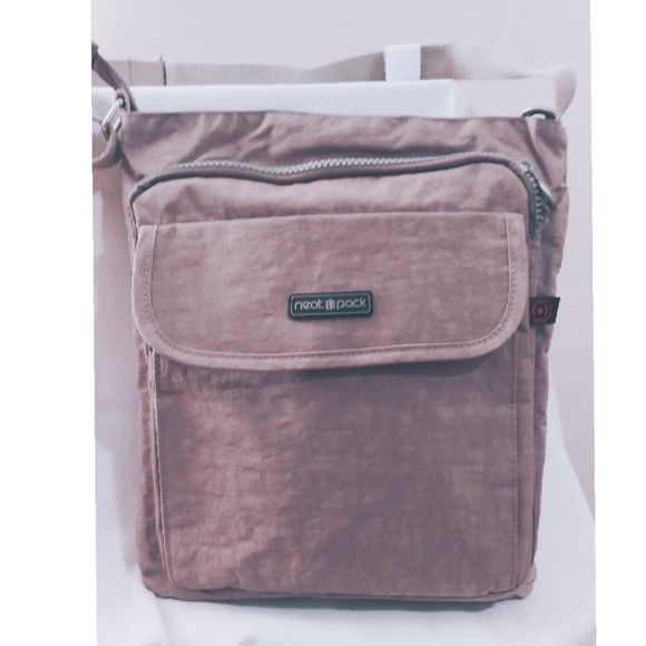 NWOT NEAT PACK Bag with RFID blocking - Picture 2 of 5